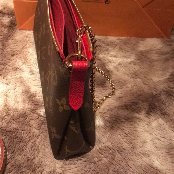 Rare/Discontinued Red Pallas Clutch - Picture 5 of 8